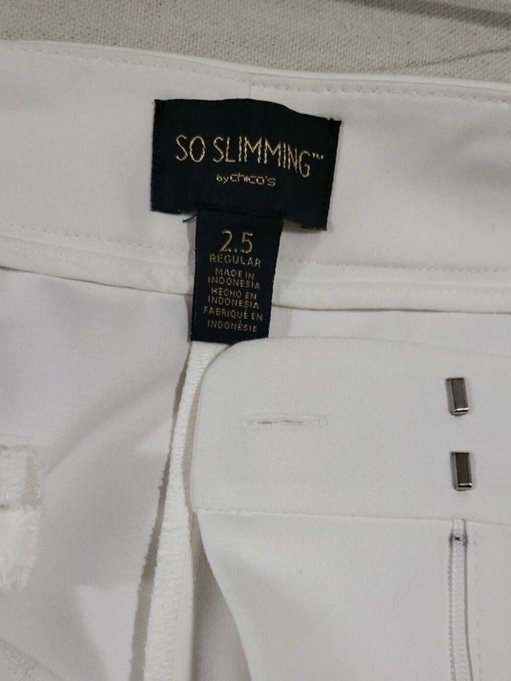 Chico's So Slimming White Ankle Pants Women's Size 2.5 (US 16) Pull-On Stretch - Picture 6 of 6